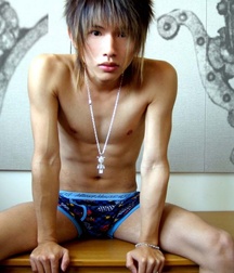 Undies 5dd337d7b3ab0.jpeg