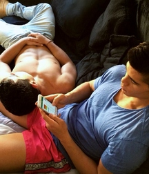 Just Friends 5dd71aa6b744a.jpg