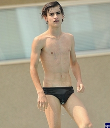 Speedos 5de82d81144bd.jpg