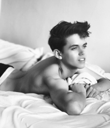 Beautiful Boys (b&w) 5f1462ccb1a68.png