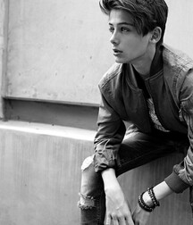 Beautiful Boys (b&w) 5f1462db88ed7.jpg