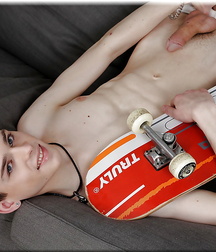 Aaron Aurora Special Boys Porn 5fbd0df85aab5.jpg