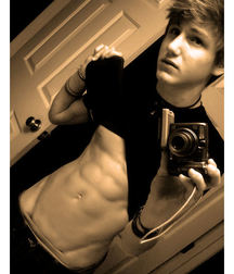 boys i like  5dd7c39b3f47b.jpg