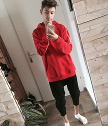 boys i like  5dd7c3a641754.jpg