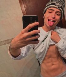 boys i like  5dd7c42d2b413.jpg