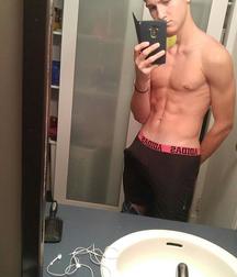boys i like  5dd7c46f4852d.jpg