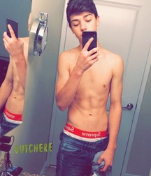 boys i like  5dd7c4b4a4aa1.jpg