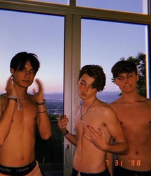 boys i like  5dd7c4cb3df86.jpg