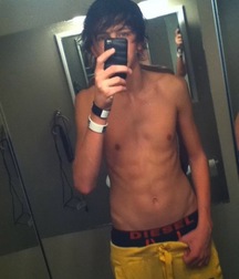 boys i like  5dd7c4d4155cb.jpg