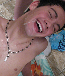 j'adore la pisse 1 5de773fdb12b2.jpg