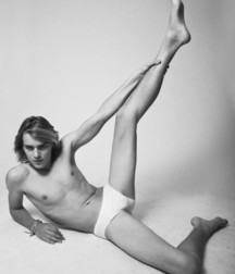 Minets .En tenue légère boy porn 5e066e19b83fc.jpg