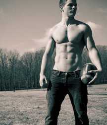 Hommes sexy musclés avec des abdos de oufs  5e07cc82b710f.jpg