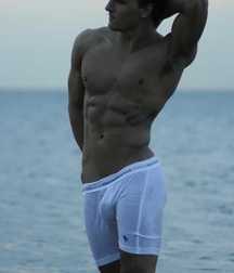 Hommes sexy musclés avec des abdos de oufs  5e07cc9121ba4.jpg