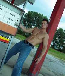 Hommes sexy musclés avec des abdos de oufs  5e07cc97c88f5.jpg
