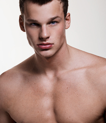 Un visage, un corps et une bite superbe a sucer 5e088ea36fa72.jpg