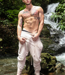 Tarzan A Gay   5e16f7dc40400.jpg