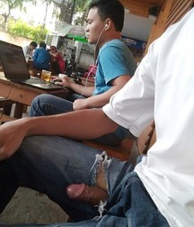 Montrer sa bite en public