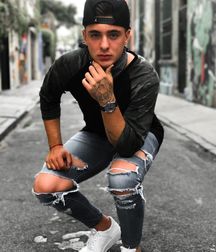 Minets en jean shirtless boys 5e258f1b45483.jpg