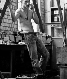 Minets en jean shirtless boys 5e258f626b65c.jpg