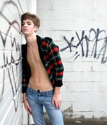 Minets en jean shirtless boys 5e258f862018b.jpg