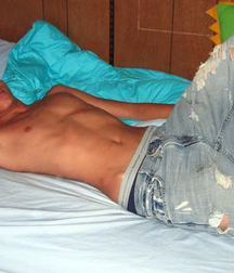 Minets en jean shirtless boys 5e258f8ed905b.jpg