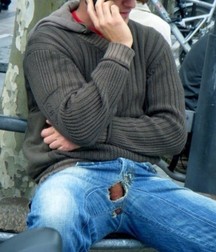 Erection avec bites qui dépasse du Jeans 5e29f31309a05.jpg