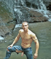 Erection avec bites qui dépasse du Jeans 5e29f33c2cde7.jpg