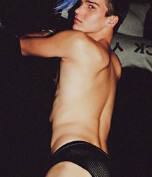 LES  BOGOSSE du week end! - shirtless straight boys 5e2d65c89e94b.jpg