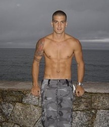 LES  BOGOSSE du week end! - shirtless straight boys 5e2d6603a5582.jpg