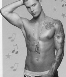 LES  BOGOSSE du week end! - shirtless straight boys 5e2d666cc75fd.jpg