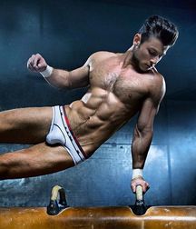 Joueur de sport attrayant et musclé.  5e2d9c577c8ee.jpg