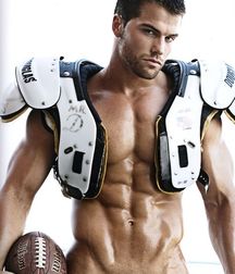Joueur de sport attrayant et musclé.  5e2d9c9cc46b0.jpg