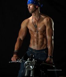 les bogosse et la moto 5e2df52c22b67.jpg