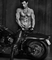 les bogosse et la moto 5e2df53066ed4.jpg