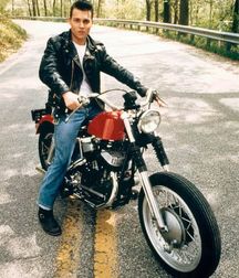 les bogosse et la moto 5e2df562d548d.jpg