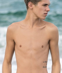Minets torse nu 3 - shirtless twinks 5e30abd786072.jpg