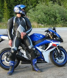 Les hommes et la moto 5e385dd09a201.jpg