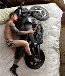 Les hommes et la moto 5e385df923d72.jpg