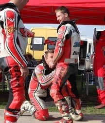 Les hommes et la moto 5e385e0b98966.jpg