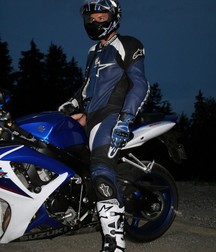 Les hommes et la moto 5e385e430cee4.jpg
