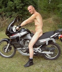 Les hommes et la moto 5e385e5e7354f.jpg