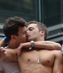 Fonds d'écran - gay boys porn  5e3d5a86966e0.jpg