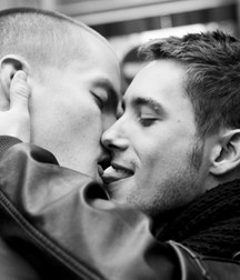 Fonds d'écran - gay boys porn  5e3d5aba9b81f.jpg