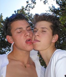 minet gay 1 5e89e8b92f41a.jpg