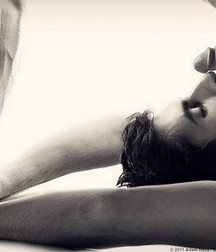 Sexe Gay en Noir et Blanc 5e9cbcf1a7bde.jpg