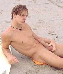 Ah les vacances la  plage et les mecs a poils 5ea1824e60228.jpg