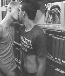 Couples Gays 5ea183ed16e58.jpg