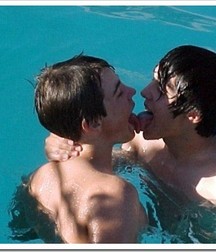 Couples Gays 5ea1843dc251a.jpg