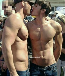 Couples Gays 5ea184483d7d5.jpg