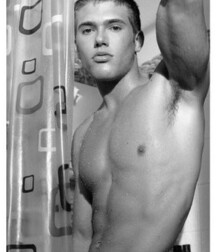 Douche fraiche entre mecs 5edf8baf8d06c.jpg